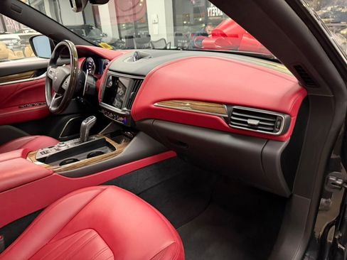 Used 2022 Maserati Levante GT image 47