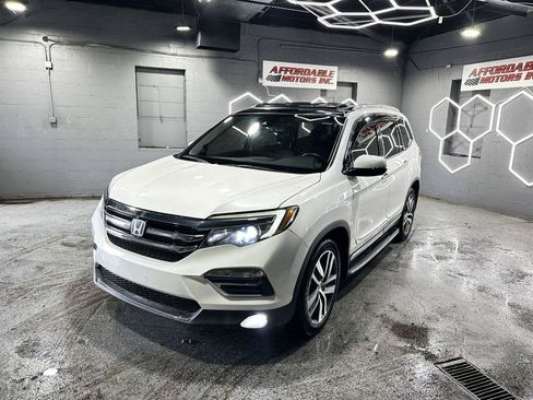 Used 2017 Honda Pilot Touring image 2