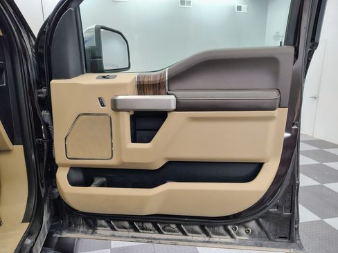 Used 2019 Ford F150 Lariat AWD/4WD image 14
