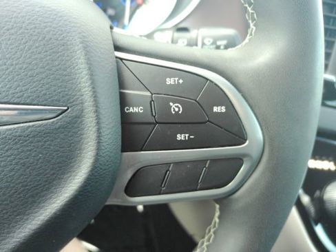 Used 2023 Chrysler Voyager LX image 38