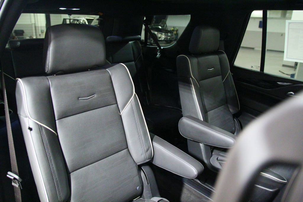 Used 2022 Cadillac Escalade Sport w/ LPO, Floor Liner Package AWD/4WD image 24