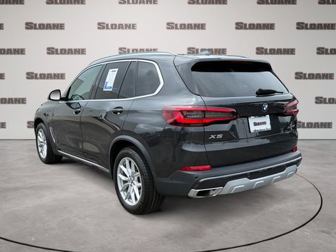 Certified 2022 BMW X5 xDrive40i w/ Premium Package AWD/4WD image 3