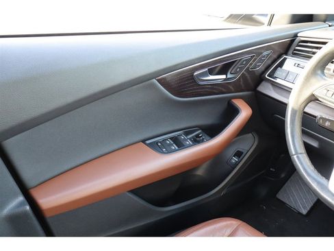 Used 2021 Audi Q8 Premium Plus w/ Premium Plus Package AWD/4WD image 24