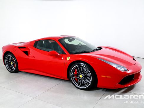 Used 2019 Ferrari 488 Spider RWD image 3