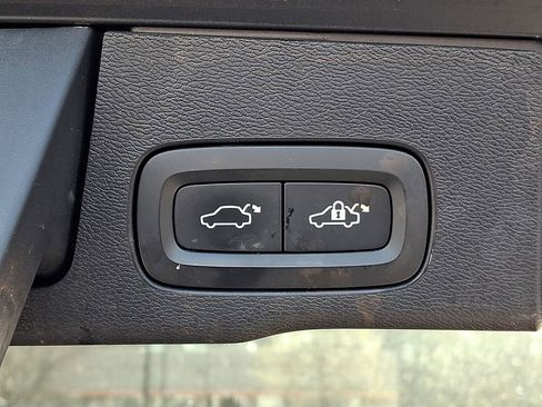 Used 2024 Volvo XC60 B5 Plus w/ Protection Package Premier image 30