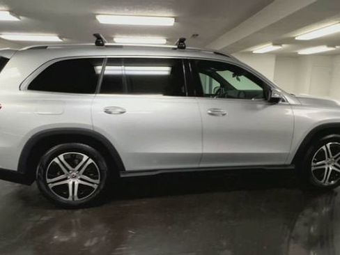 Used 2021 Mercedes-Benz GLS 450 4MATIC image 9