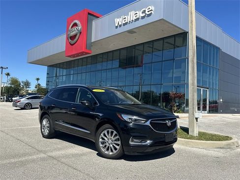 Used 2018 Buick Enclave Premium w/ Experience Buick Package image 1