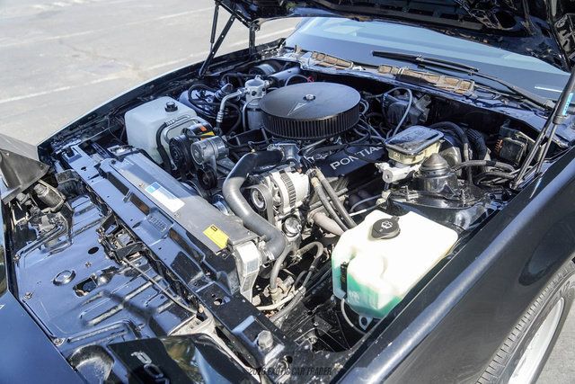 Used 1992 Pontiac Firebird Formula RWD image 15