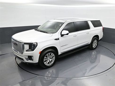 Used 2021 GMC Yukon XL Denali image 14