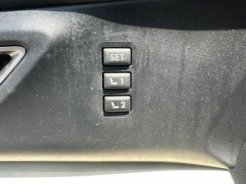 Used 2023 Subaru Ascent Limited w/ Technology Package AWD/4WD image 6