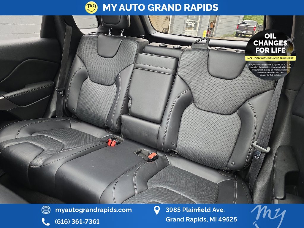 Used 2019 Jeep Cherokee Limited AWD/4WD image 27