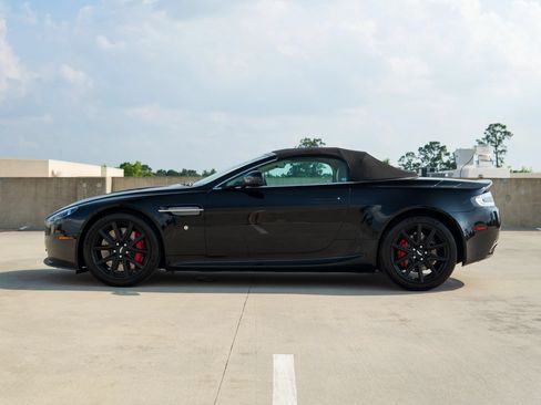 Used 2013 Aston Martin V8 Vantage Roadster RWD image 3