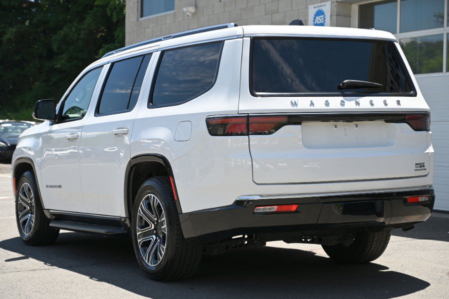 Used 2024 Jeep Wagoneer Series II w/ Flexible Seating Group AWD/4WD image 4