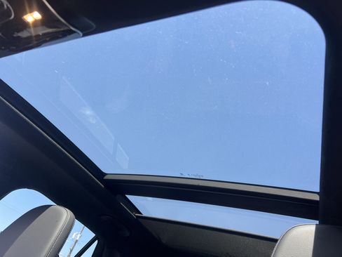 Used 2024 Mercedes-Benz GLC 300 4MATIC image 27