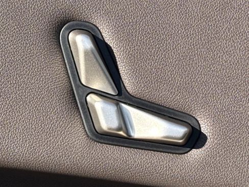 Used 2025 BMW iX xDrive50 image 20