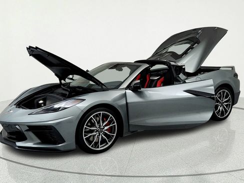 Used 2024 Chevrolet Corvette Stingray Premium Cpe w/ Z51 Performance Package RWD image 9