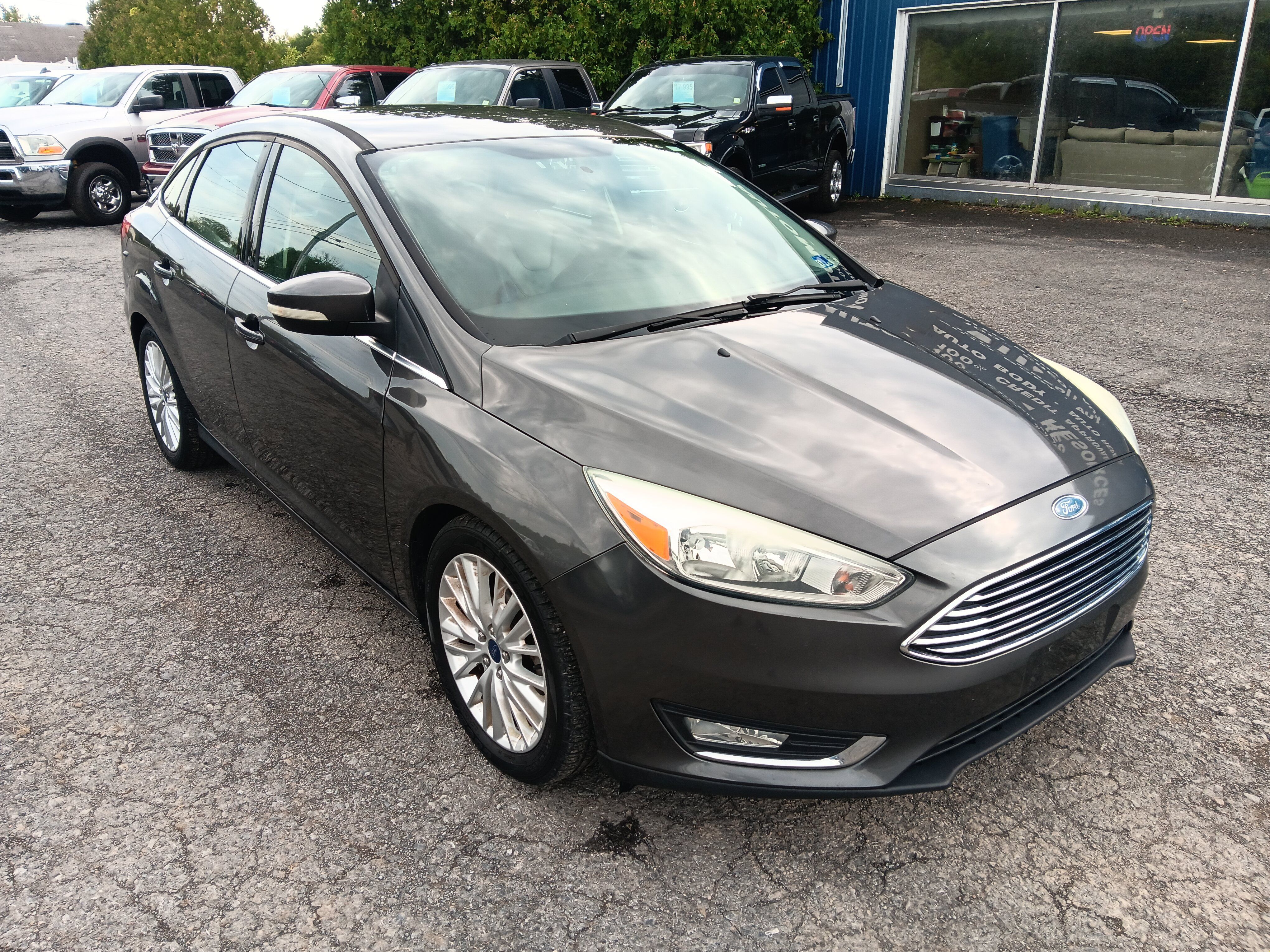 Used 2015 Ford Focus Titanium w/ Titanium Cold Weather Package FWD image 6