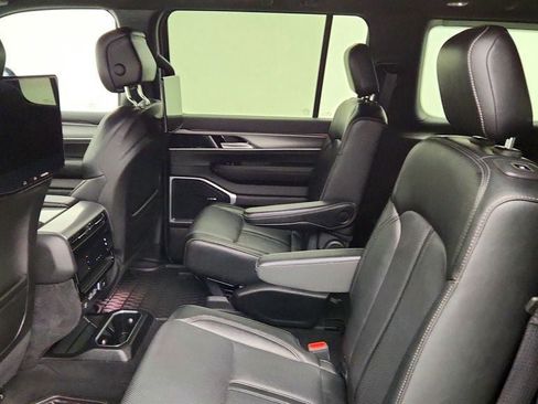 Used 2025 Jeep Wagoneer Series II AWD/4WD image 20