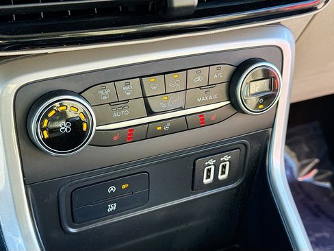 Used 2021 Ford EcoSport Titanium image 11