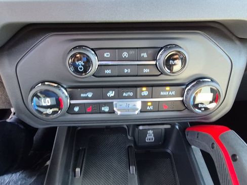 New 2026 Ford Bronco Outer Banks w/ Sasquatch Package AWD/4WD image 31