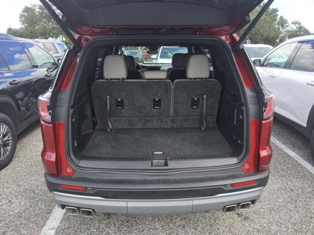 Used 2026 GMC Acadia Elevation w/ Elevation Premium Package FWD image 6