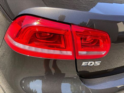 Used 2014 Volkswagen Eos Komfort FWD image 27