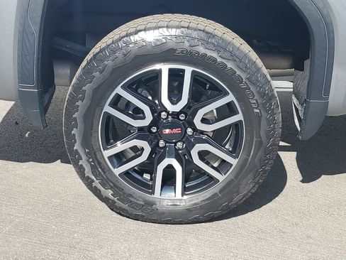 Used 2023 GMC Sierra 1500 AT4 w/ AT4 Preferred Package image 6