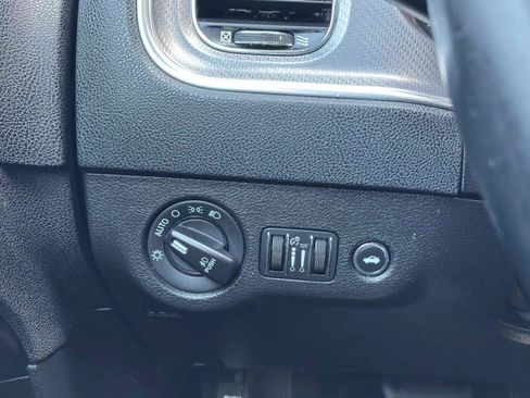 Used 2012 Dodge Charger R/T w/ Wheels & Tunes Group RWD image 32