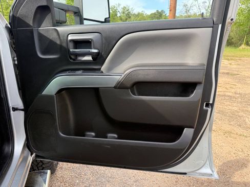 Used 2016 Chevrolet Silverado 2500 LT w/ LT Convenience Package RWD image 24