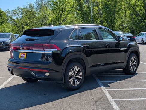 New 2026 Volkswagen Atlas Cross Sport SE AWD/4WD image 2