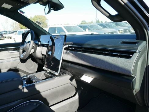 New 2026 GMC Sierra EV Elevation image 8