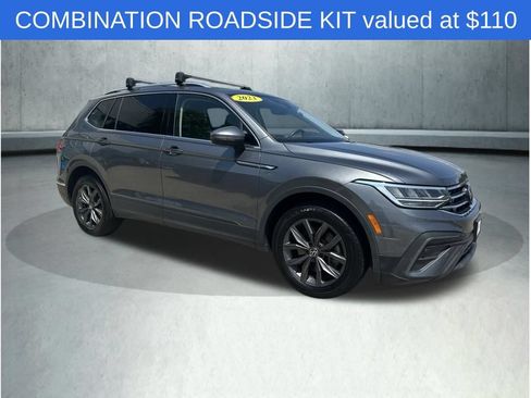 Used 2023 Volkswagen Tiguan SE w/ Panoramic Sunroof Package AWD/4WD image 9