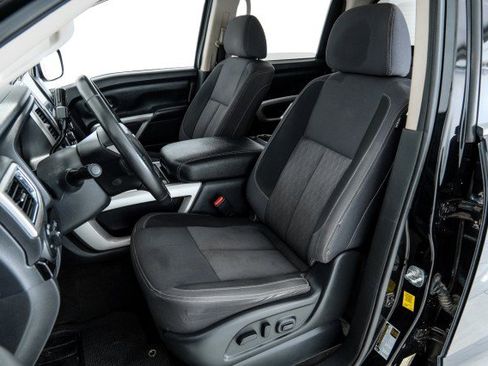 Used 2021 Nissan Titan SV w/ SV Convenience Package AWD/4WD image 28