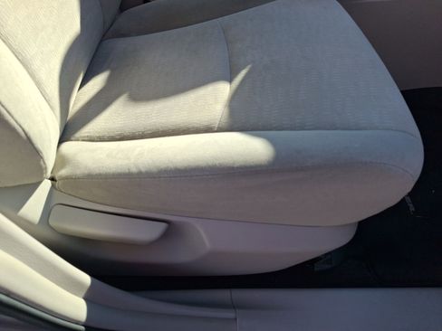 Used 2011 Toyota Highlander 2WD image 31