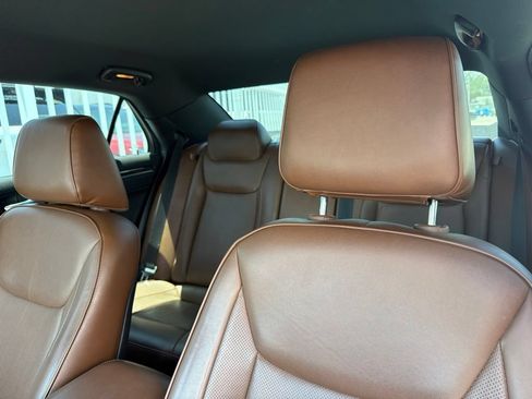 Used 2019 Chrysler 300 Limited RWD image 14
