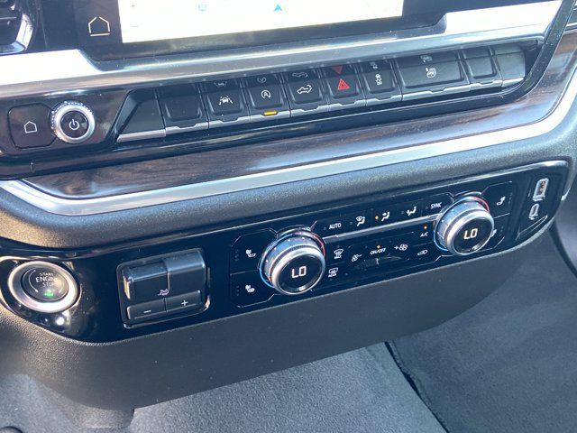 Used 2025 GMC Sierra 1500 SLT AWD/4WD image 40