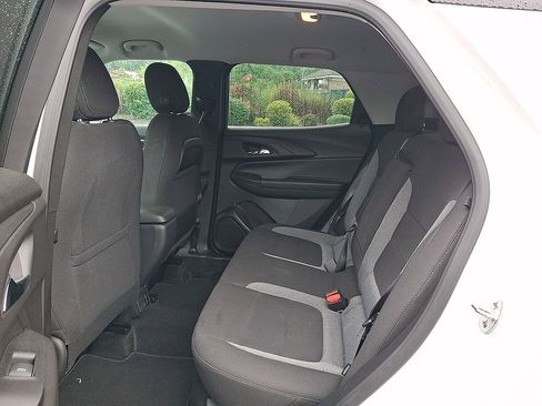 Used 2025 Chevrolet TrailBlazer LT w/ Convenience Package AWD/4WD image 13