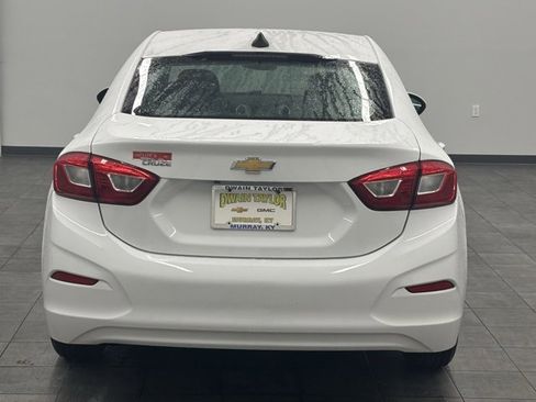 Used 2018 Chevrolet Cruze LS image 3