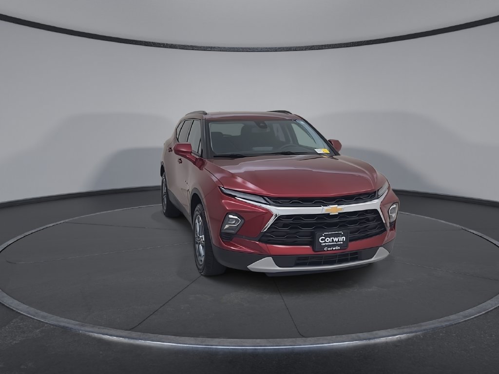 Used 2025 Chevrolet Blazer LT w/ Convenience Package AWD/4WD image 4