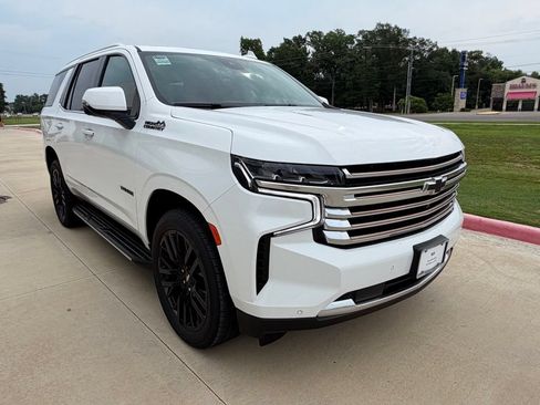 Used 2023 Chevrolet Tahoe High Country RWD image 9