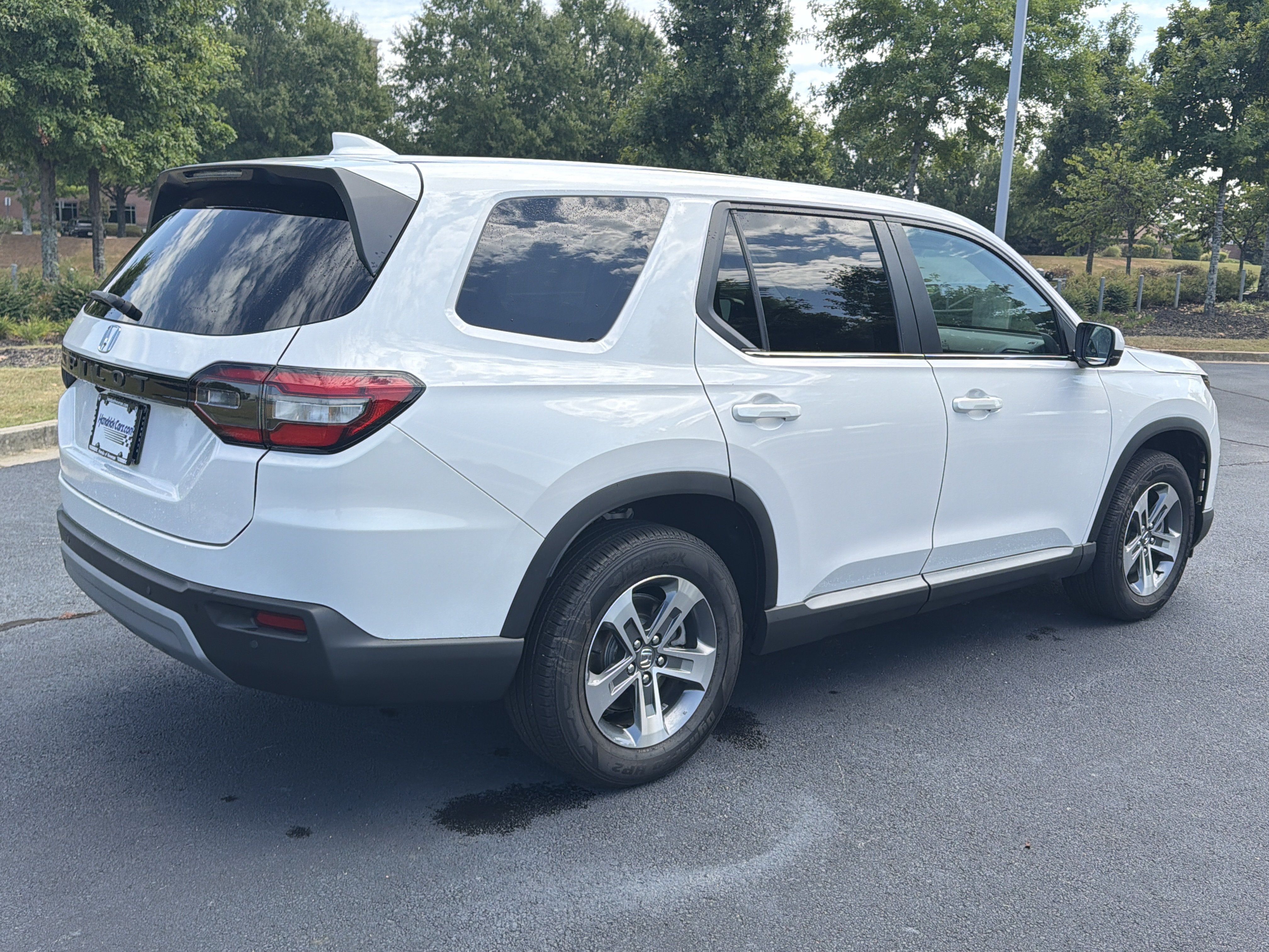 Used 2025 Honda Pilot EX-L image 9
