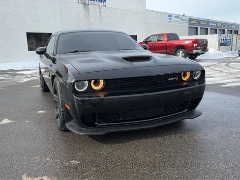 Used 2018 Dodge Challenger SRT Hellcat image 17