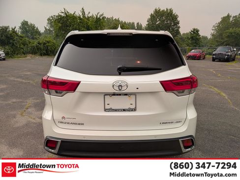 Used 2019 Toyota Highlander Limited AWD/4WD image 4