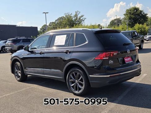 Used 2023 Volkswagen Tiguan SE AWD/4WD image 3