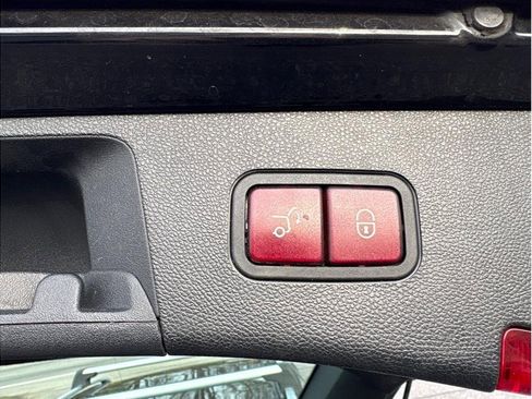 Used 2011 Mercedes-Benz E 350 4MATIC Wagon image 8