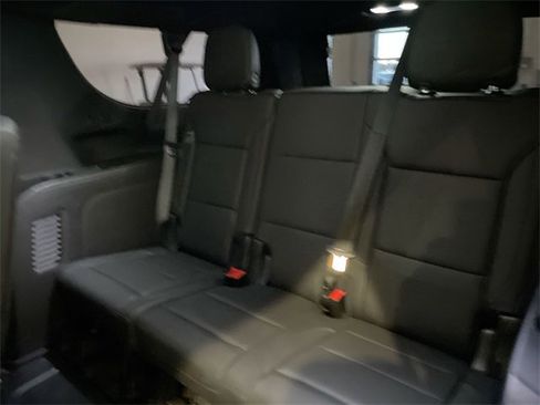 Used 2021 Chevrolet Suburban LT image 15