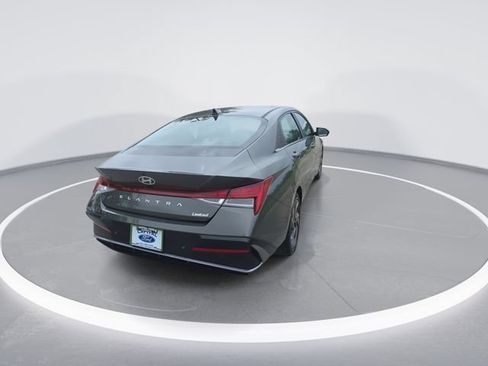 Used 2024 Hyundai Elantra Limited FWD image 7