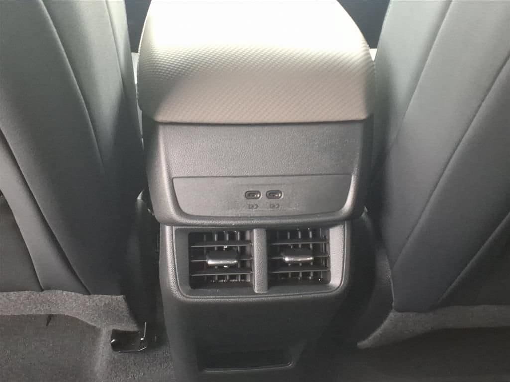 New 2027 Chevrolet Equinox LT w/ Convenience Package II FWD image 18