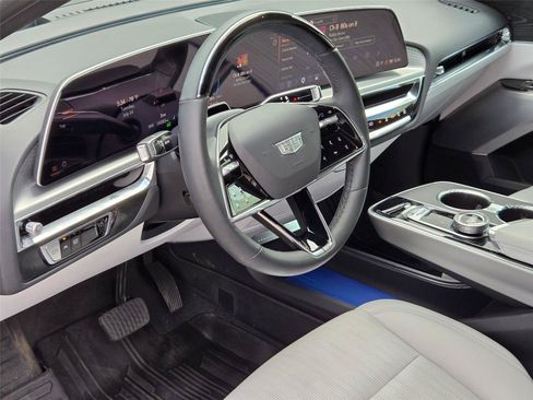 Used 2024 Cadillac Lyriq Sport RWD image 10