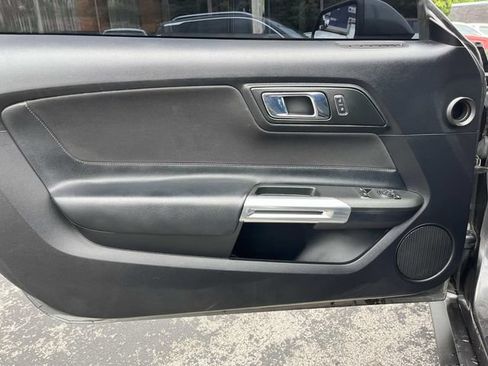 Used 2017 Ford Mustang Coupe RWD image 15